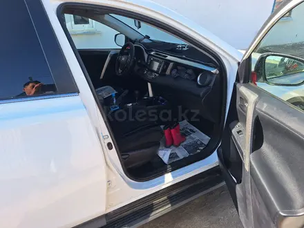 Toyota RAV4 2013 года за 7 200 000 тг. в Актобе – фото 9