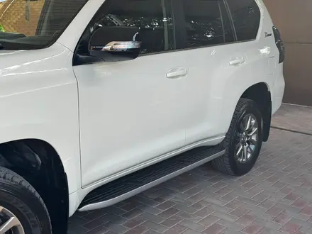 Toyota Land Cruiser Prado 2019 года за 23 000 000 тг. в Алматы – фото 5