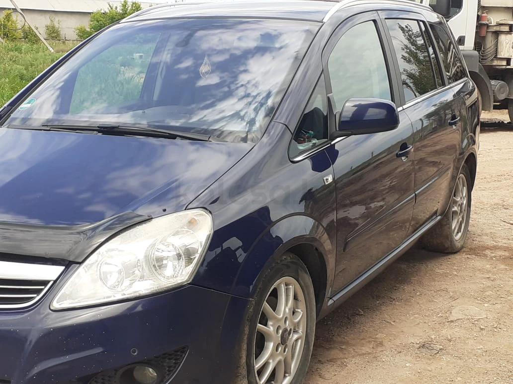 Opel Zafira 2010 г.