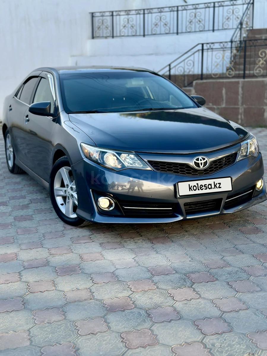 Toyota Camry 2011 г.