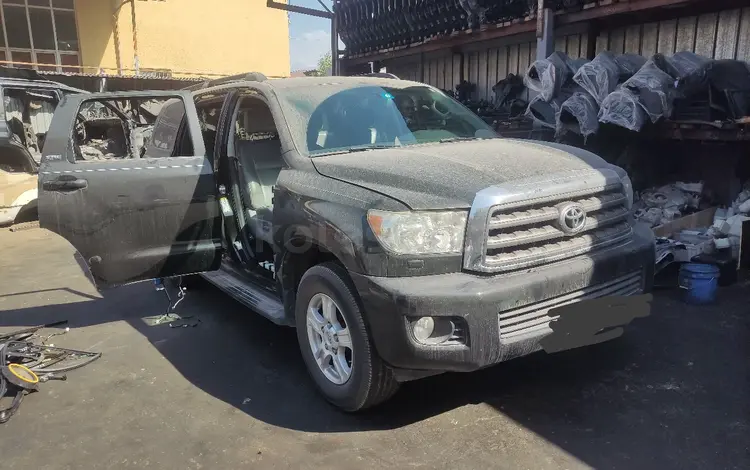 Toyota Sequoia 2015 года за 100 001 тг. в Алматы