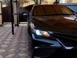 Toyota Camry 2020 года за 15 200 000 тг. в Уральск – фото 3