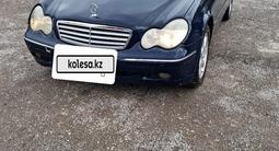 Mercedes-Benz C 240 2001 года за 2 700 000 тг. в Караганда – фото 4