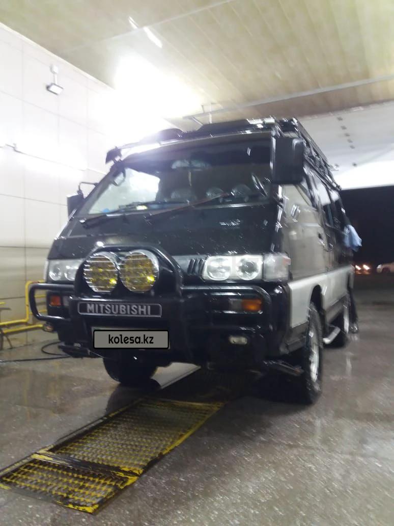 Mitsubishi Delica 1995 г.