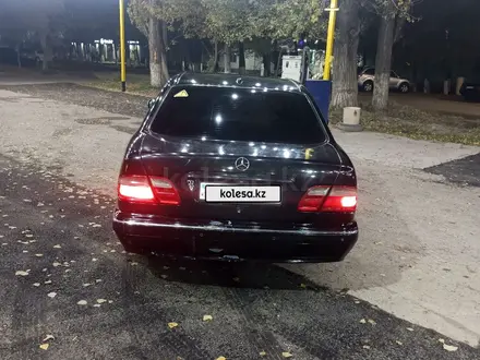 Mercedes-Benz E 320 2001 года за 3 900 000 тг. в Тараз – фото 6