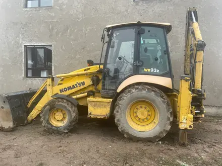 Komatsu  WB93R 2014 года за 25 000 000 тг. в Костанай