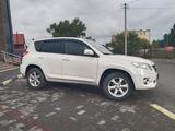 Toyota RAV4 2012 года за 9 200 000 тг. в Семей