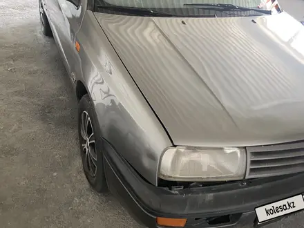 Volkswagen Vento 1993 года за 650 000 тг. в Шымкент – фото 4