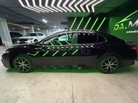 Toyota Camry 2023 года за 14 000 000 тг. в Астана – фото 3