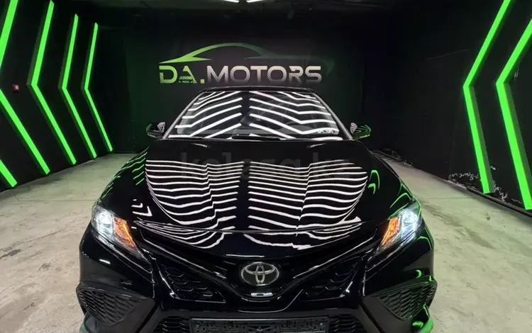 Toyota Camry 2023 года за 14 000 000 тг. в Астана