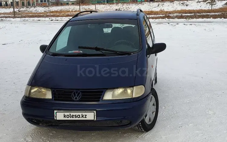 Volkswagen Sharan 1998 годаүшін2 200 000 тг. в Актобе