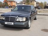 Mercedes-Benz E 280 1994 года за 2 800 000 тг. в Астана – фото 2