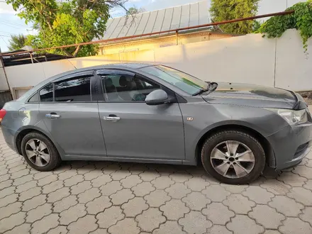 Chevrolet Cruze 2011 года за 3 300 000 тг. в Тараз – фото 3