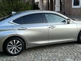 Lexus ES 250 2019 года за 21 000 000 тг. в Алматы – фото 2