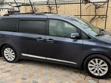 Toyota Sienna 2015 года за 14 000 000 тг. в Актау – фото 2