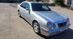 Mercedes-Benz E 320 2002 годаfor5 000 000 тг. в Тараз – фото 2