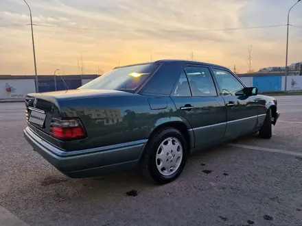 Mercedes-Benz E 280 1995 года за 5 900 000 тг. в Алматы – фото 2