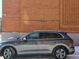 Volkswagen Touareg 2022 годаүшін33 500 000 тг. в Уральск – фото 2