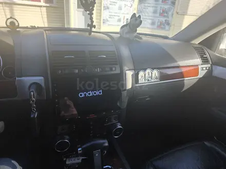 Volkswagen Touareg 2005 года за 4 800 000 тг. в Усть-Каменогорск – фото 4