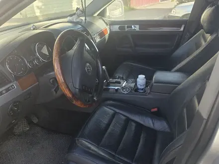 Volkswagen Touareg 2005 года за 4 800 000 тг. в Усть-Каменогорск – фото 6