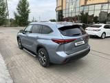 Toyota Highlander 2022 годаfor22 900 000 тг. в Уральск – фото 3