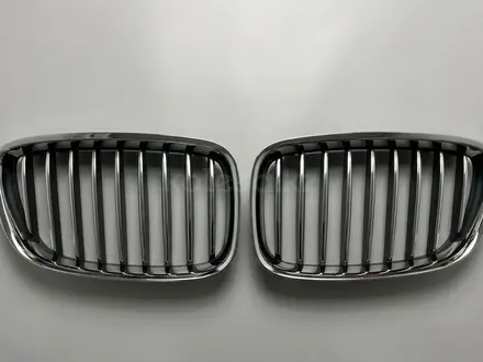 Решетка BMW F07 за 1 000 тг. в Алматы