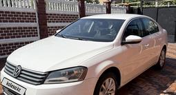 Volkswagen Passat 2014 года за 4 650 000 тг. в Алматы