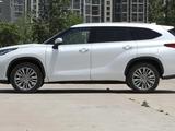 Toyota Highlander 2023 годаүшін24 800 000 тг. в Семей – фото 4