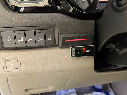 Kia Carnival 2016 года за 15 500 000 тг. в Алматы – фото 12