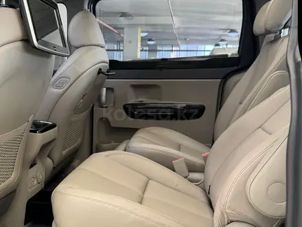 Kia Carnival 2016 года за 15 500 000 тг. в Алматы – фото 11