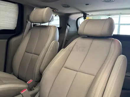 Kia Carnival 2016 года за 15 500 000 тг. в Алматы – фото 16