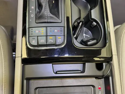 Kia Carnival 2016 года за 15 500 000 тг. в Алматы – фото 15