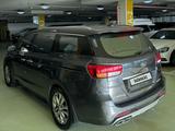 Kia Carnival 2016 года за 15 500 000 тг. в Алматы – фото 3