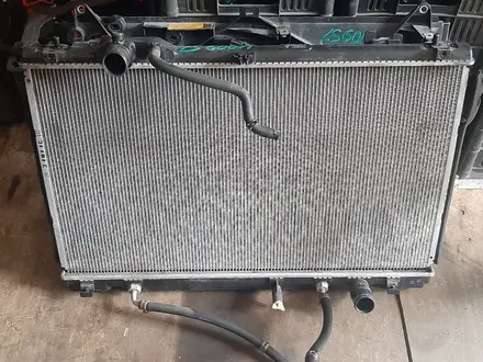 Радиатор охлаждения на Lexus ls600h USF45, оригинал из Японии за 80 000 тг. в Алматы