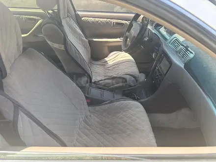 Toyota Camry 1998 года за 3 000 000 тг. в Тараз – фото 3