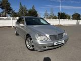 Mercedes-Benz C 200 2000 года за 2 500 000 тг. в Караганда