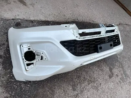 Бампер перед Toyota Hilux Дорестайлинг GUN125 за 120 000 тг. в Караганда – фото 5