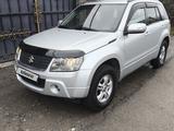 Suzuki Grand Vitara 2011 годаүшін6 500 000 тг. в Алматы