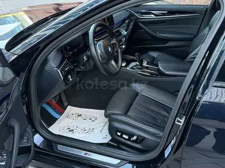BMW 530 2022 года за 26 300 000 тг. в Астана – фото 14