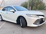 Toyota Camry 2019 года за 14 000 000 тг. в Алматы – фото 5