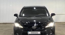 Toyota Camry 2020 года за 11 146 200 тг. в Астана – фото 2