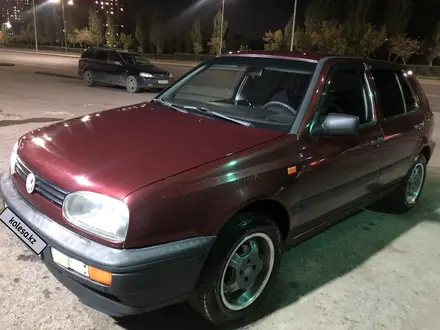 Volkswagen Golf 1993 года за 1 900 000 тг. в Астана – фото 2