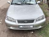 Toyota Camry 2000 года за 3 400 000 тг. в Шу – фото 2