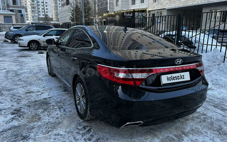 Hyundai Grandeur 2014 годаfor9 000 000 тг. в Астана