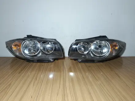Фары 2шт Галоген BMW 1 серия E87 E81 Оригинал Б/У БМВ 1 series Е87 Е81 за 60 000 тг. в Караганда