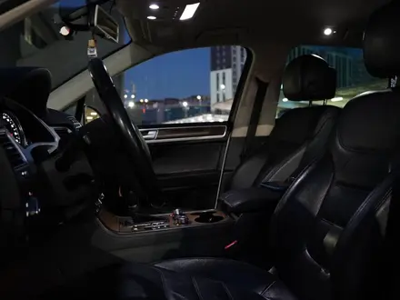 Volkswagen Touareg 2014 года за 12 000 000 тг. в Астана – фото 13
