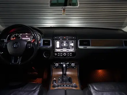 Volkswagen Touareg 2014 года за 12 000 000 тг. в Астана – фото 18