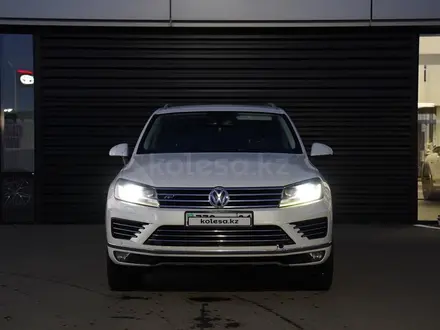 Volkswagen Touareg 2014 года за 12 000 000 тг. в Астана