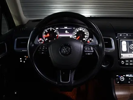 Volkswagen Touareg 2014 года за 12 000 000 тг. в Астана – фото 9