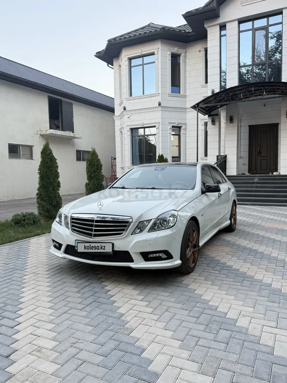 Mercedes-Benz E-Class, 2009